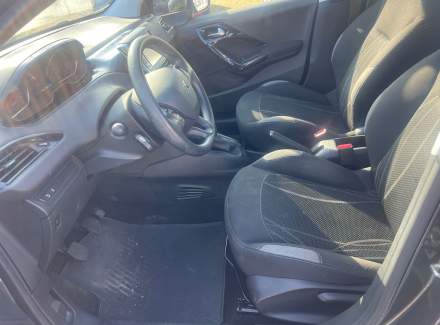 Peugeot - 208