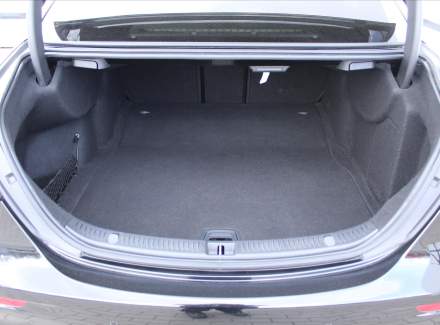 Mercedes-Benz - E-class