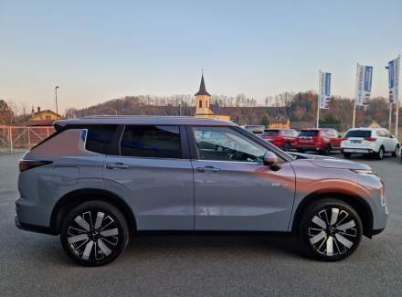 Mitsubishi - Outlander