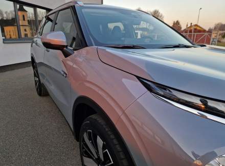 Mitsubishi - Outlander