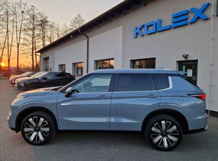 Mitsubishi - Outlander