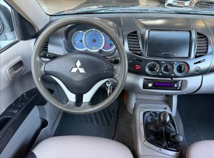 Mitsubishi - L 200