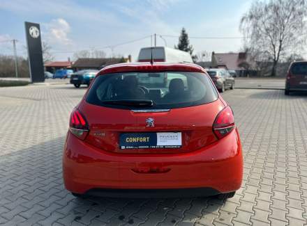 Peugeot - 208