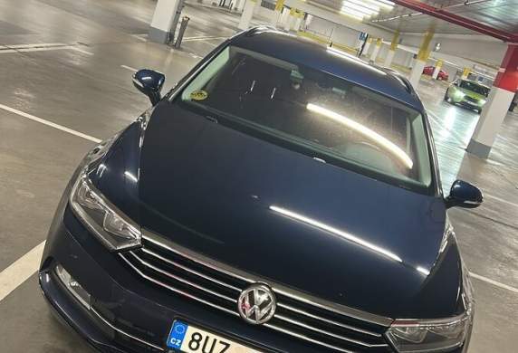Volkswagen - Passat