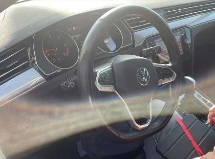 Volkswagen - Passat