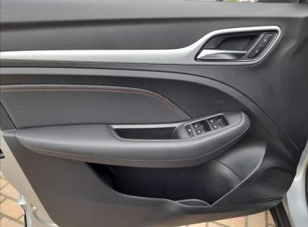 MG - ZS