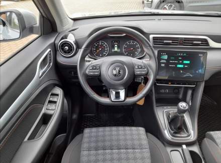 MG - ZS