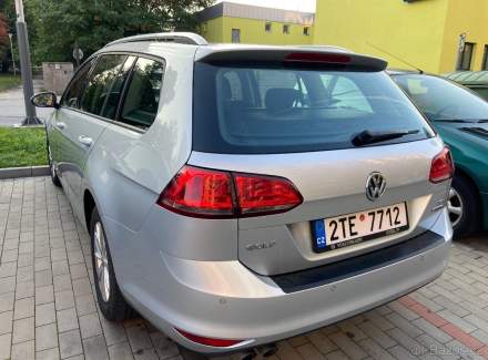 Volkswagen - Golf