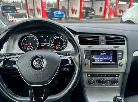 Volkswagen - Golf