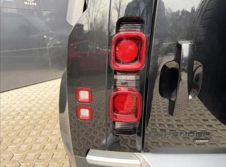 Land Rover - Defender