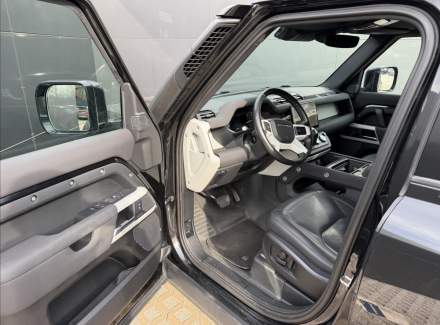 Land Rover - Defender