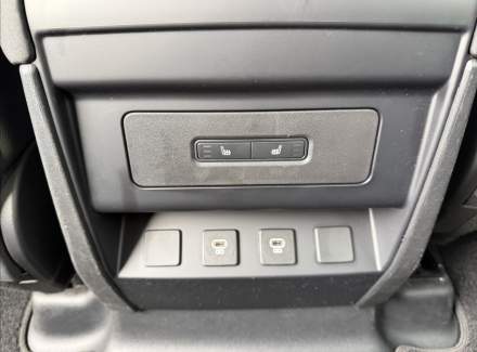 Land Rover - Defender