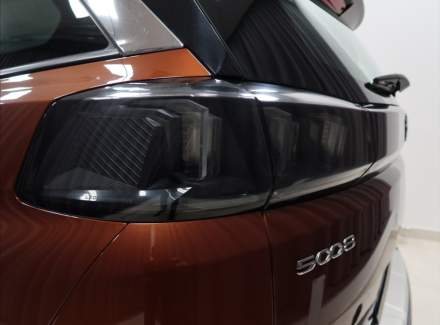 Peugeot - 5008