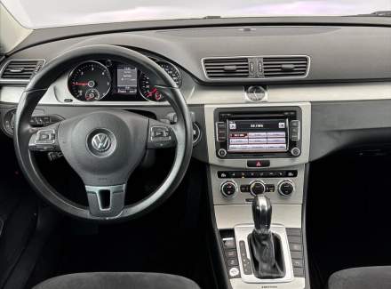 Volkswagen - Passat