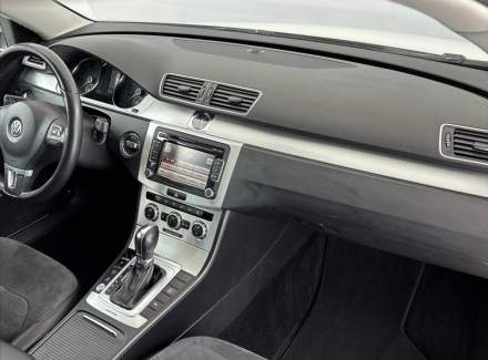 Volkswagen - Passat