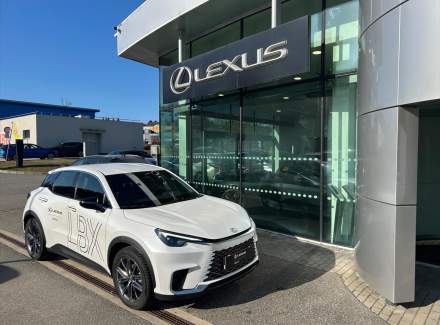 Lexus - LBX