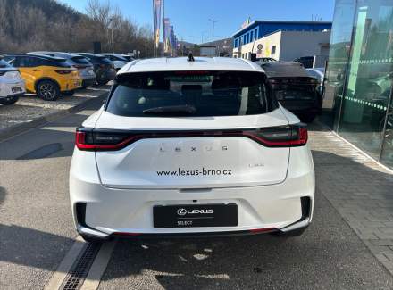 Lexus - LBX