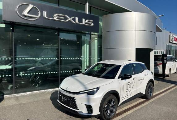 Lexus - LBX