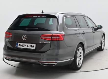 Volkswagen - Passat