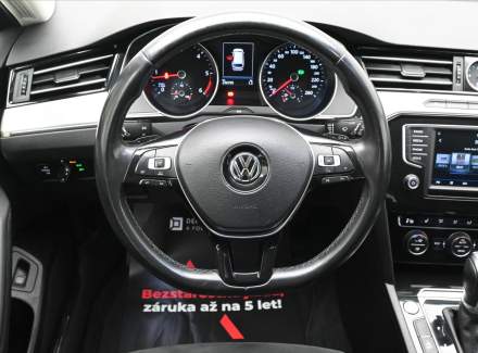 Volkswagen - Passat