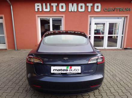 Tesla - Model 3