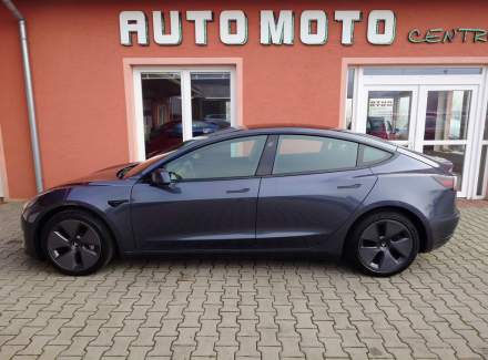 Tesla - Model 3