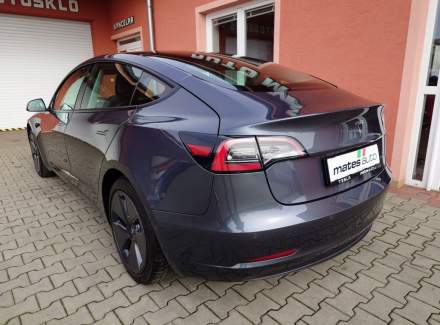 Tesla - Model 3