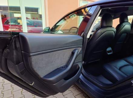 Tesla - Model 3
