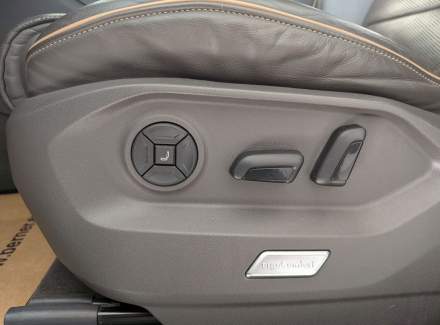 Volkswagen - Touareg