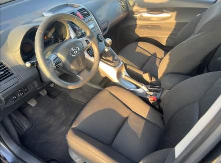 Toyota - Auris