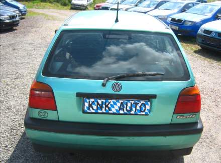 Volkswagen - Golf