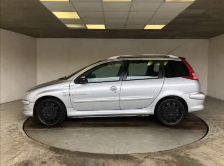 Peugeot - 206