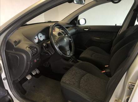 Peugeot - 206