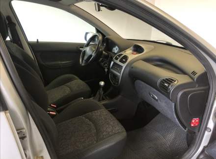 Peugeot - 206