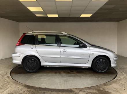 Peugeot - 206