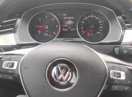 Volkswagen - Passat