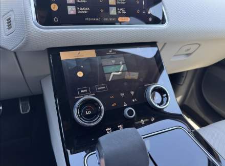 Land Rover - Range Rover Velar