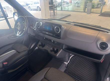 Mercedes-Benz - Sprinter