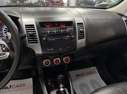 Mitsubishi - Outlander