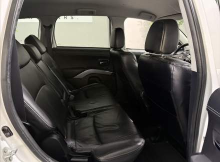 Mitsubishi - Outlander