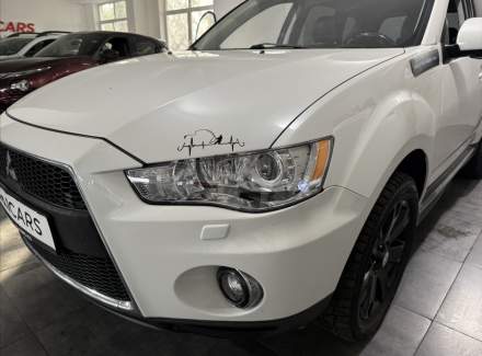 Mitsubishi - Outlander