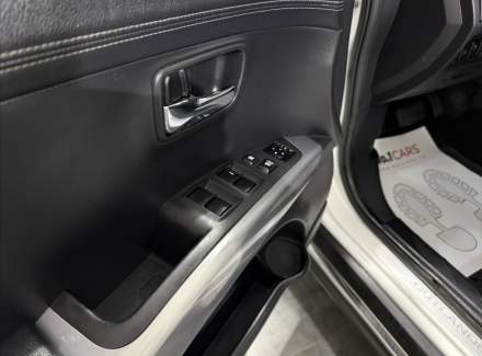 Mitsubishi - Outlander