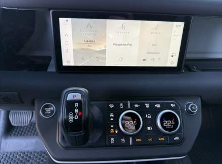 Land Rover - Defender