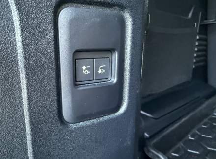 Land Rover - Defender