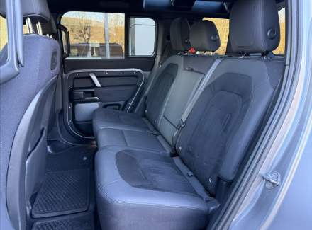 Land Rover - Defender