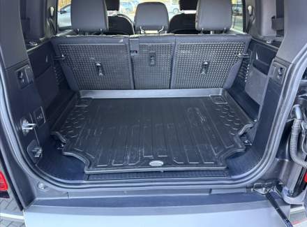 Land Rover - Defender