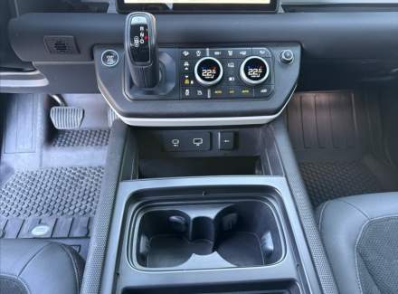Land Rover - Defender