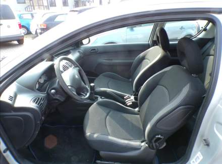 Peugeot - 206