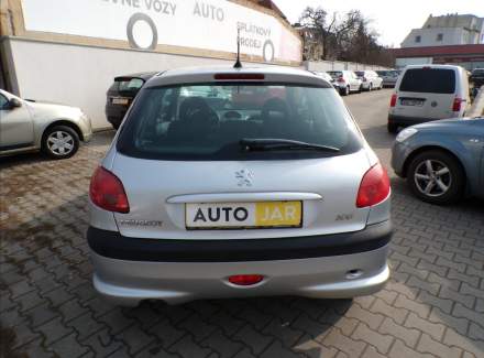 Peugeot - 206