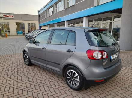 Volkswagen - Golf